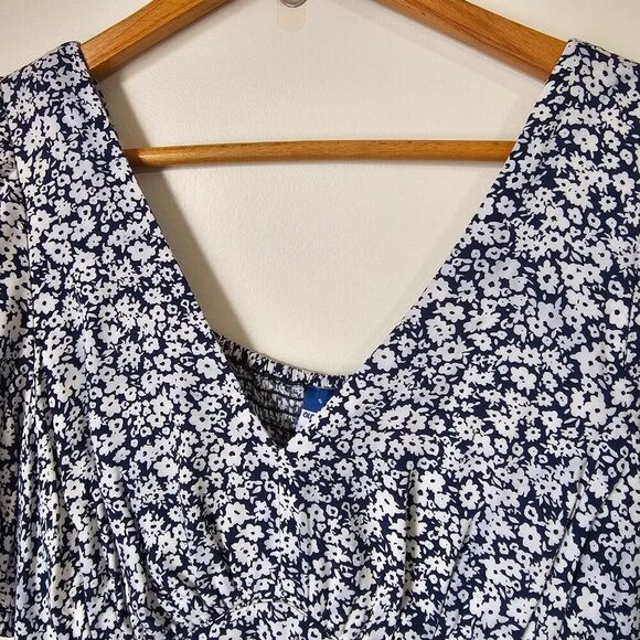 EUC OLD NAVY FLORAL V NECK SOFT JUMPSUIT SIZE SMALL - Picture 7 of 16